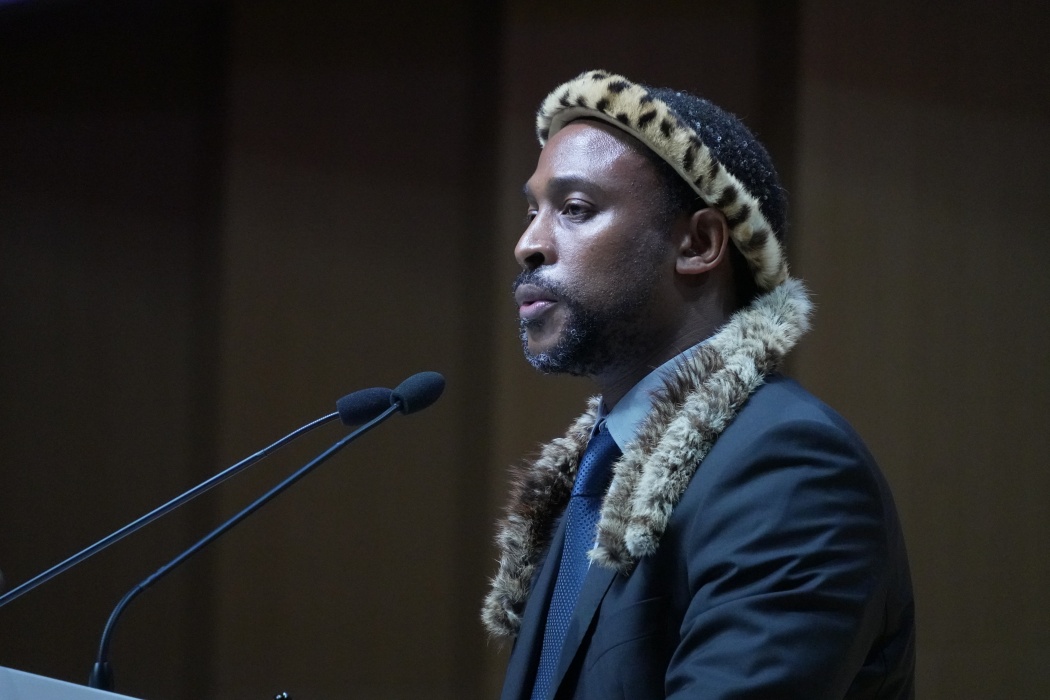 『더 리벌레이션 스피리추얼 홈(The Revelation Spiritual Home)』 — 마시모 인트로비네와 로시타 쇼리테의 신간 썸네일